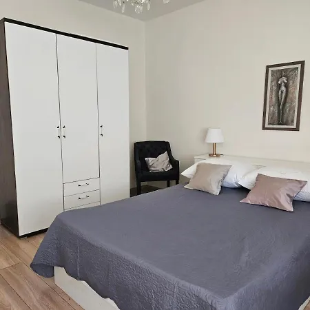 Quiet 2br Apt Apartment